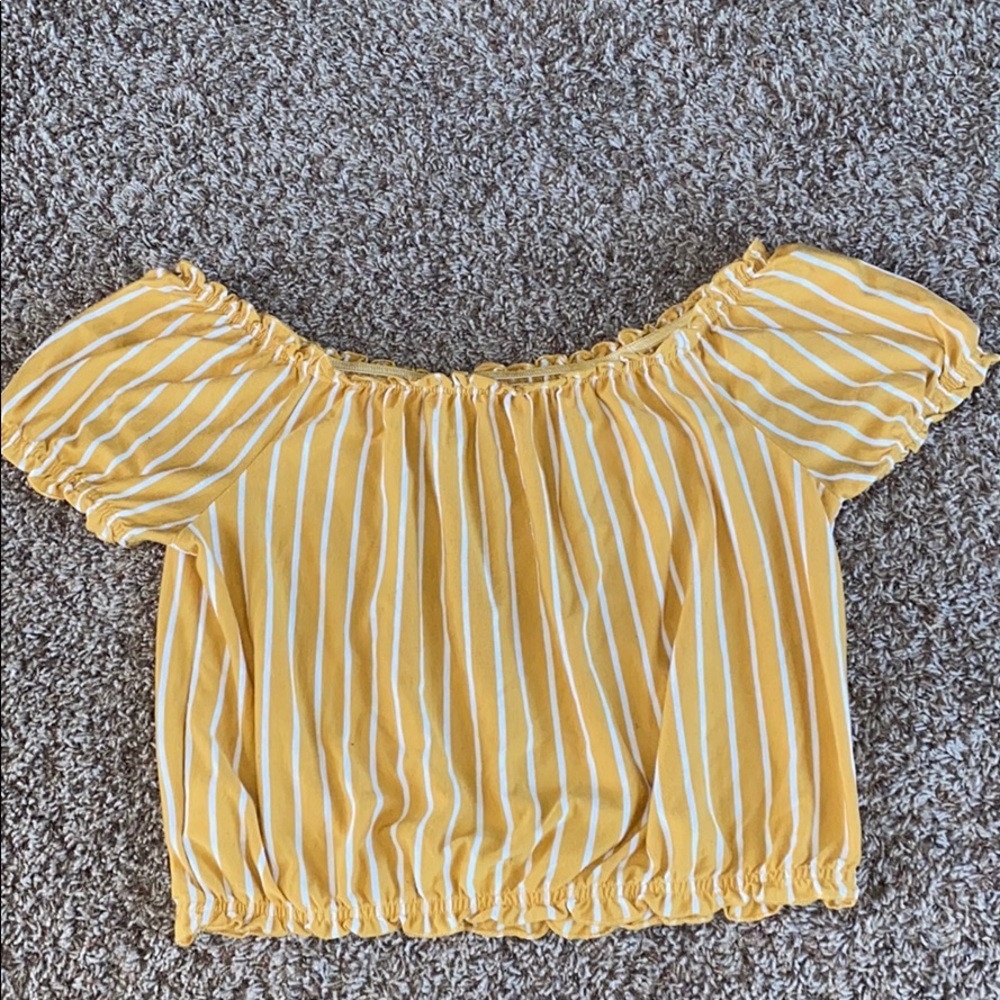 AMERICAN EAGLE off the shoulder top!